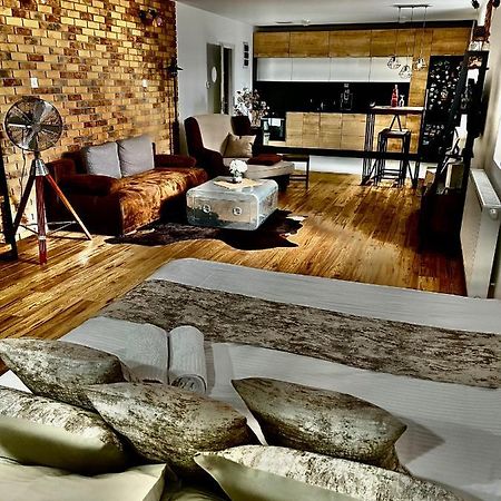 Underground Apartment Bratislava-Nivy Экстерьер фото