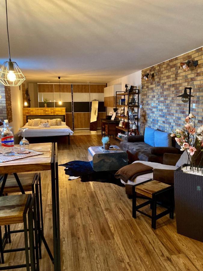 Underground Apartment Bratislava-Nivy Экстерьер фото