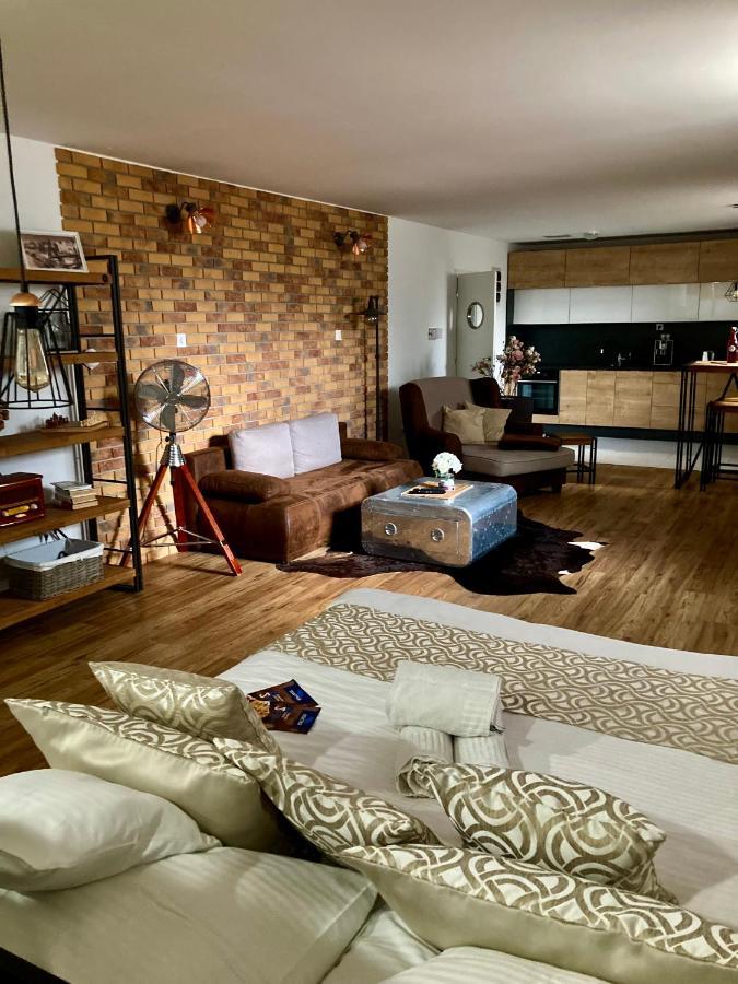 Underground Apartment Bratislava-Nivy Экстерьер фото
