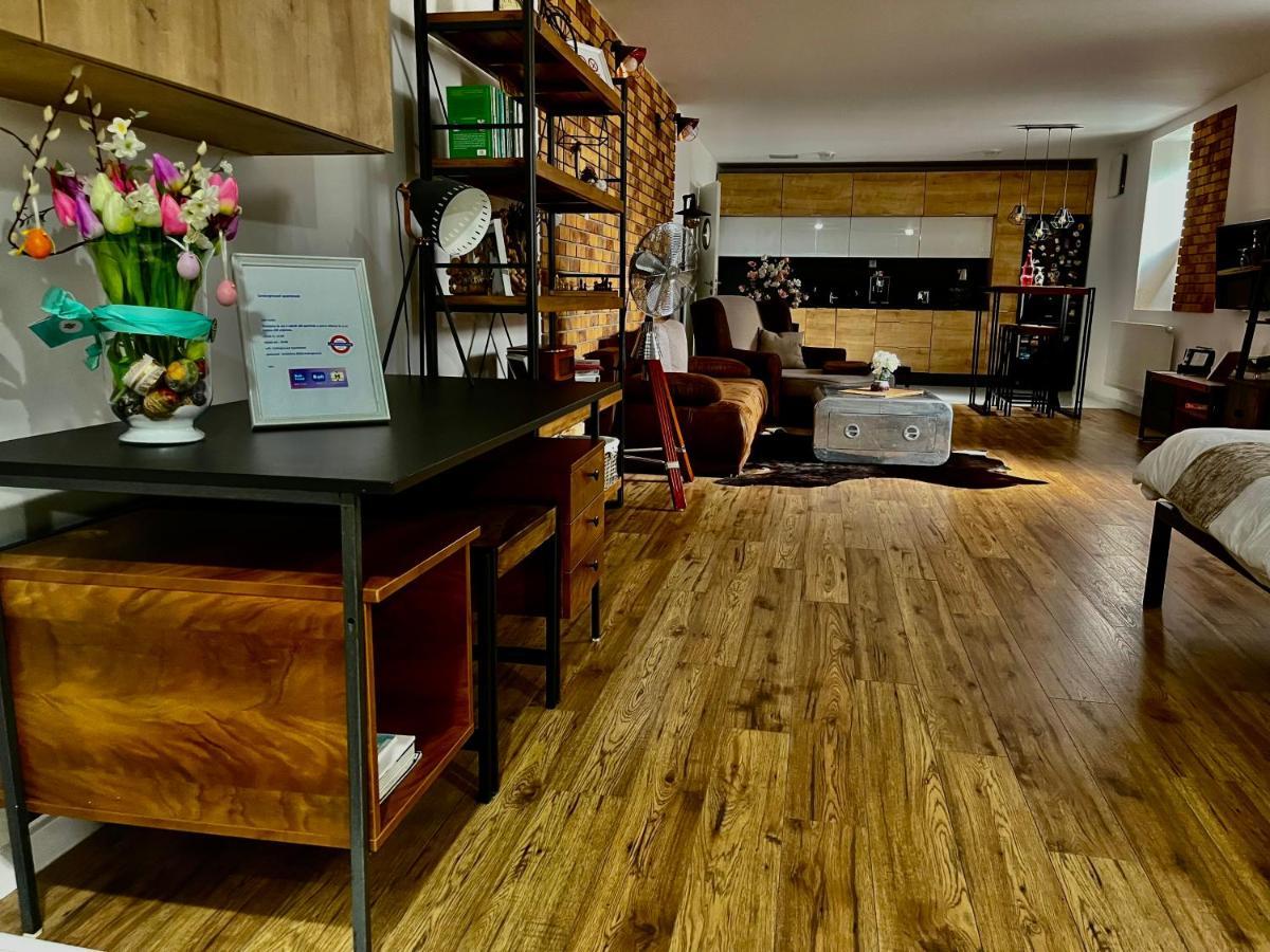 Underground Apartment Bratislava-Nivy Экстерьер фото