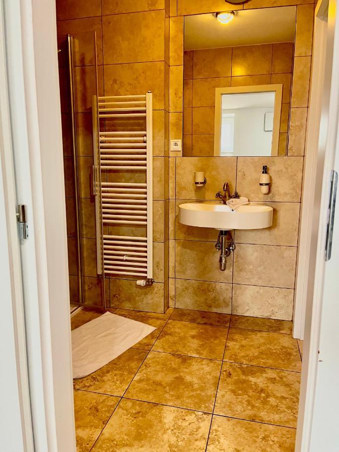 Underground Apartment Bratislava-Nivy Экстерьер фото